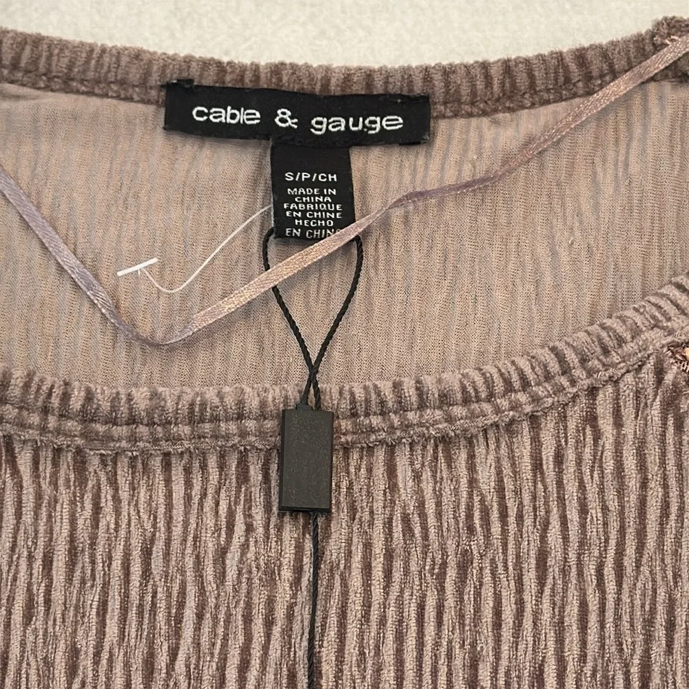 Cable & Gauge Rose Gold Sequin Short Sleeve Top Women's Small NWOT - Picture 3 of 8